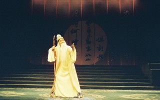 关于皇帝历史短剧剧本，求历史短剧剧本